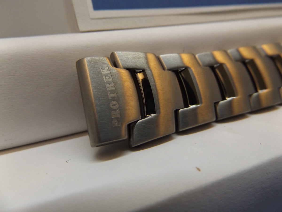 Casio watchband PAW-1100 T Titanium w/ End Lugs and Spring Bars. Bracelet