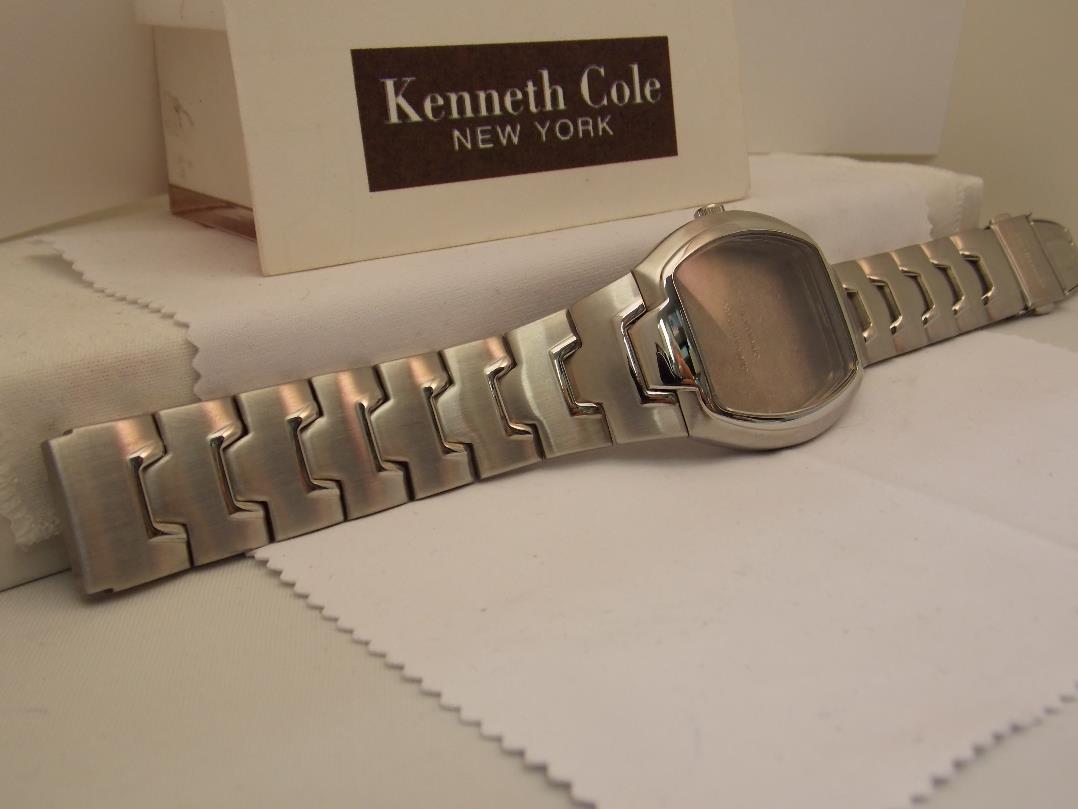 Kenneth Cole watchband KC3384 Including Case and Glass Crystal. All steel