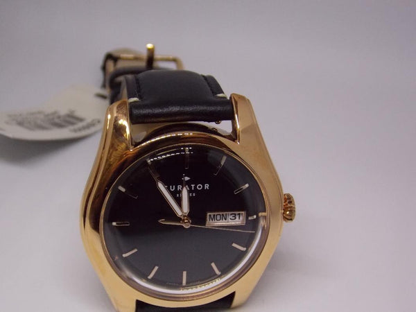 Fossil Watch CS5000 Mens Day/Date Black Dial. Gold Tone Case.Black Leather