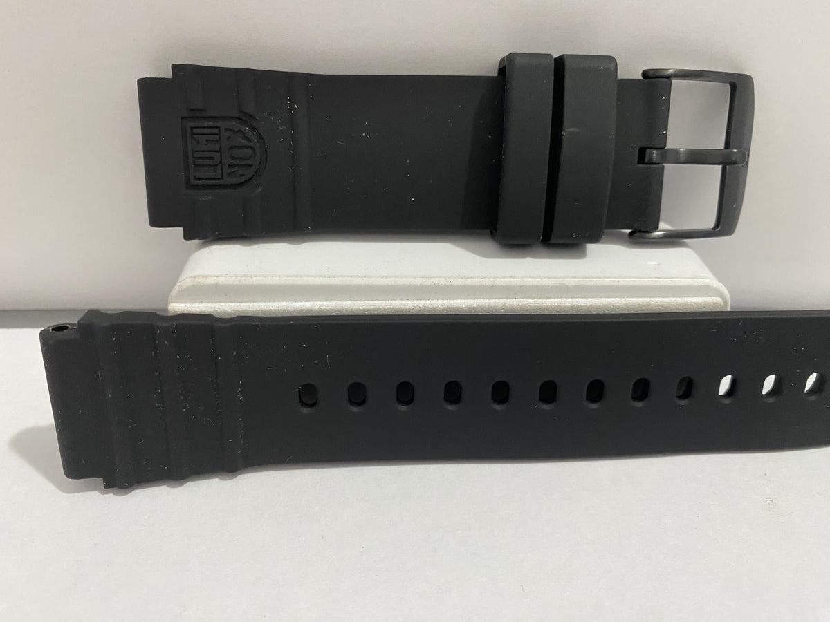 Luminox Band/Strap Rubber Navy Seals 0320 22mm Wide. Black Buckle