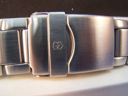Swiss Army watchband Peak Model 24958. All Steel Bracelet