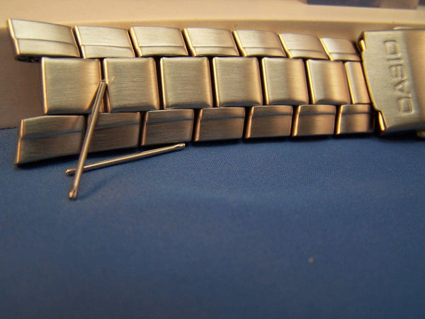 Casio watchband. EF-305 D Edifice Steel/SilverTone Push Button Bracelet w/Pins