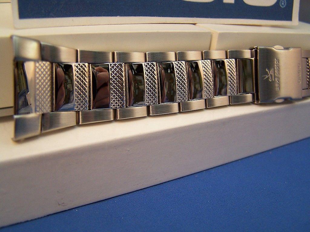 Casio Watchband WVA-107 HD Wave Ceptor Bracelet