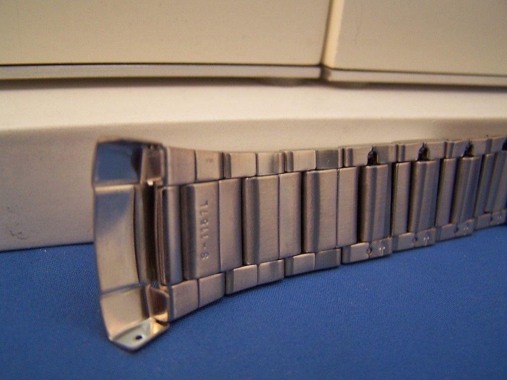 Casio Watchband WVA-107 HD Wave Ceptor Bracelet