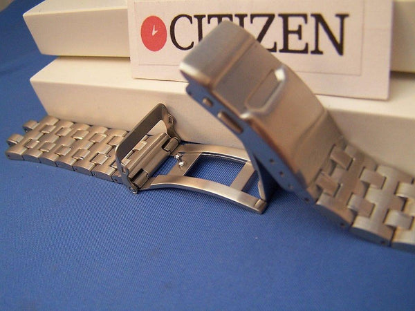 Citizen watchband Caliber 2100 Mod# AV0031 -59a Stainless Solid Linked Bracelet