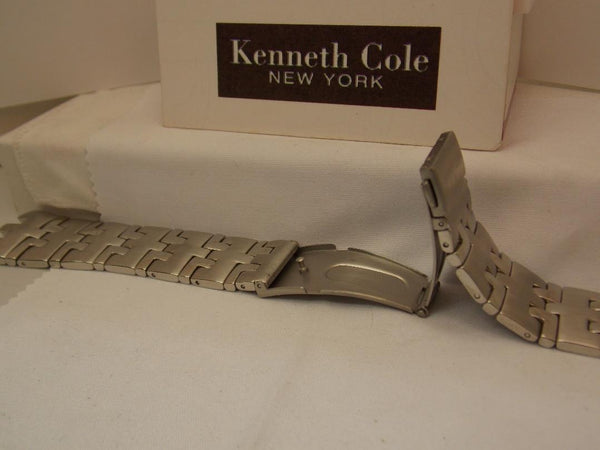 Kenneth Cole watchband KC3368 Bracelet Steel Silver Color. Watchband W/Pins