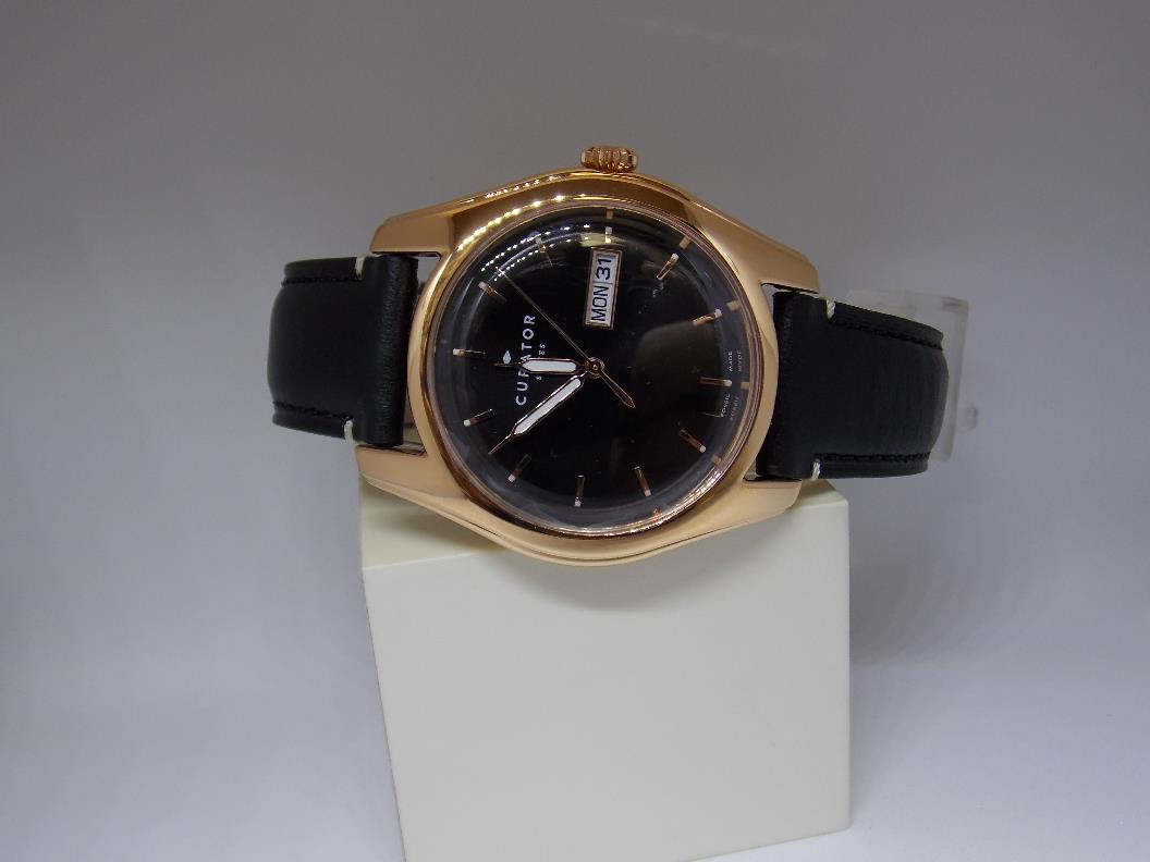 Fossil Watch CS5000 Mens Day/Date Black Dial. Gold Tone Case.Black Leather