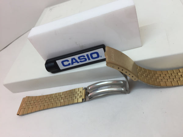 Casio Original WatchBand/Bracelet Number B-738N. Unknown Model 19mm Gold Tone