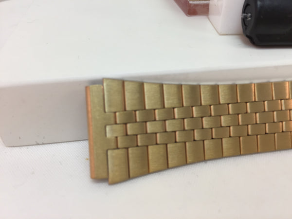 Casio Original WatchBand/Bracelet Number B-738N. Unknown Model 19mm Gold Tone