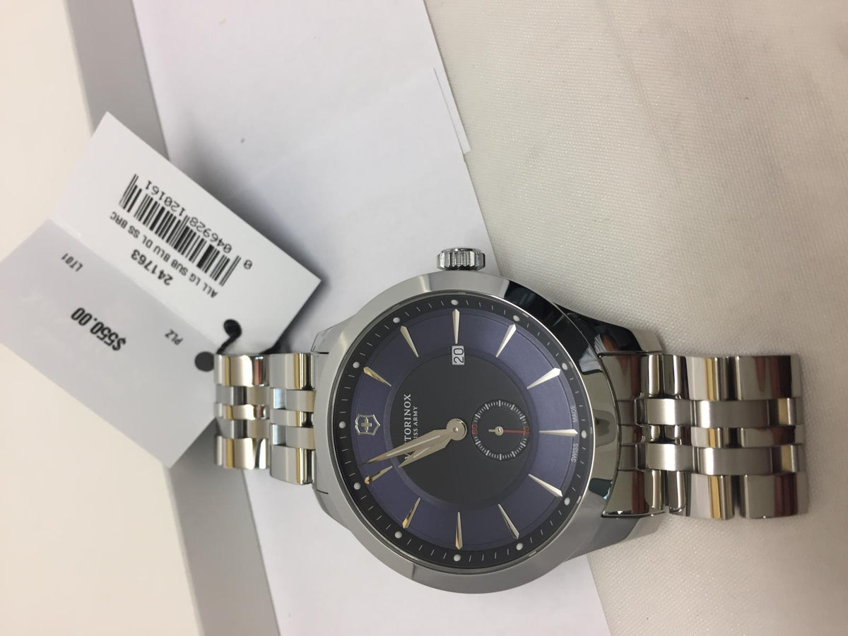 Swiss Army Victorinox 241763 Mans All Steel,Sapphire Crystal,100m Water Tight.