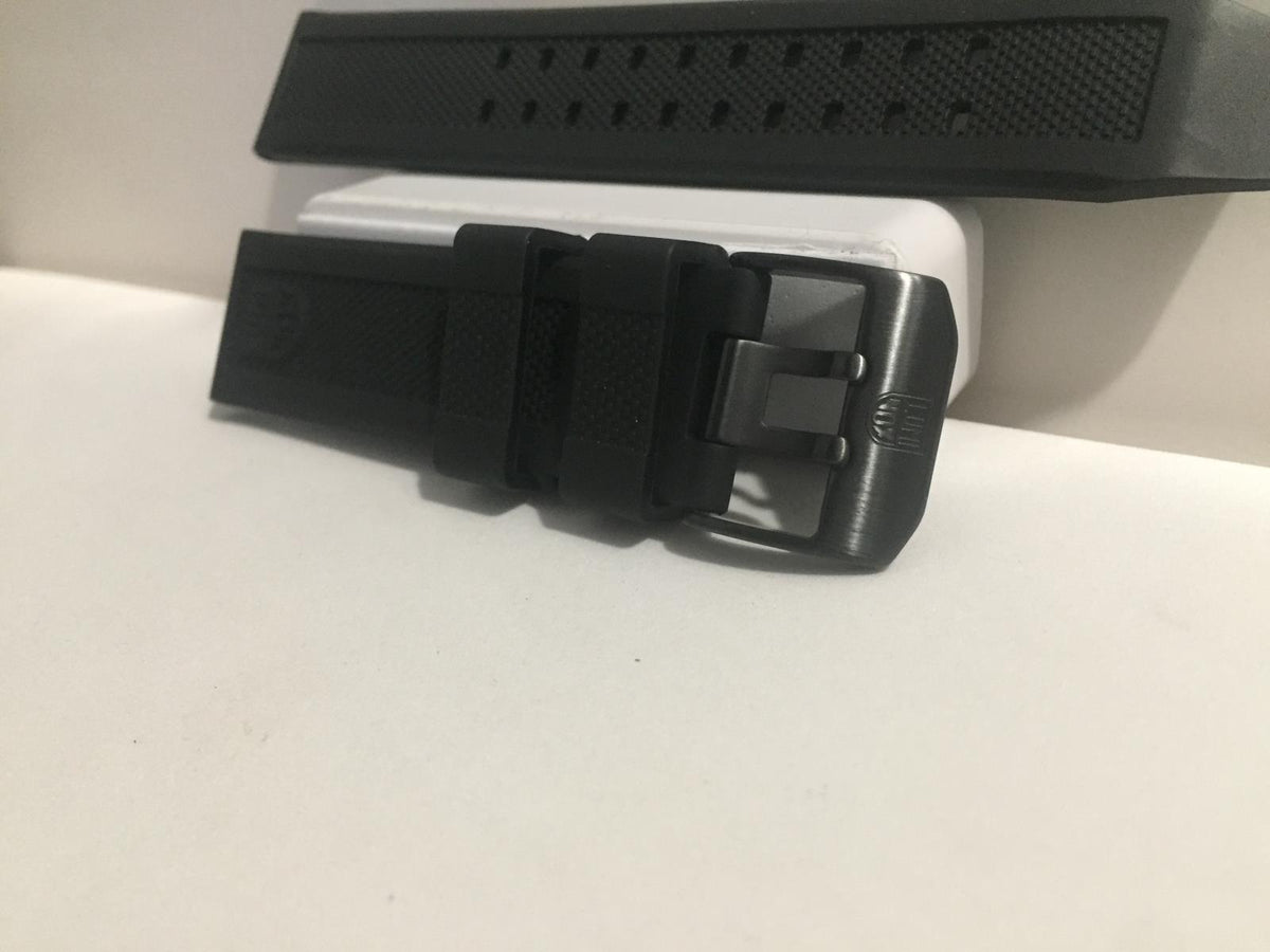 Luminox Band/Rubber Navy Seals Series 3050 23mm. fpx.3050.20B.2.k Black Buckle