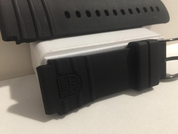 Luminox Band/Strap Rubber Navy Seals 0320  22mm Wide. Black Genuine Replacement